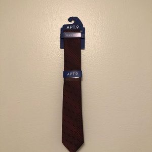 APT 9 Tie NWT